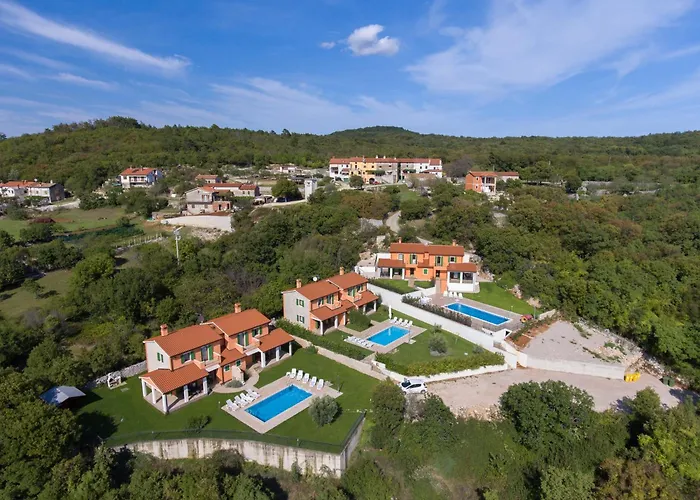 Modern In With Shared Pool 아파트 Ripenda Kras