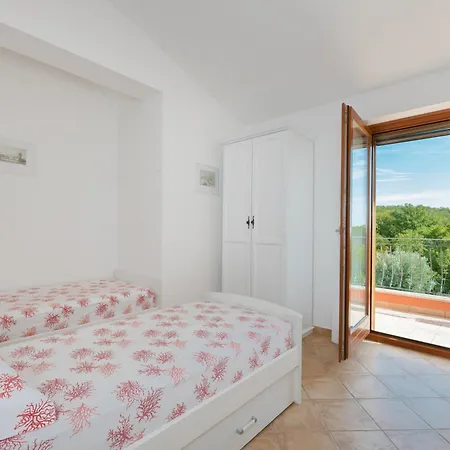 Apartment View With Pool And Garden Ripenda Kras