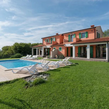Apartment View With Pool And Garden *